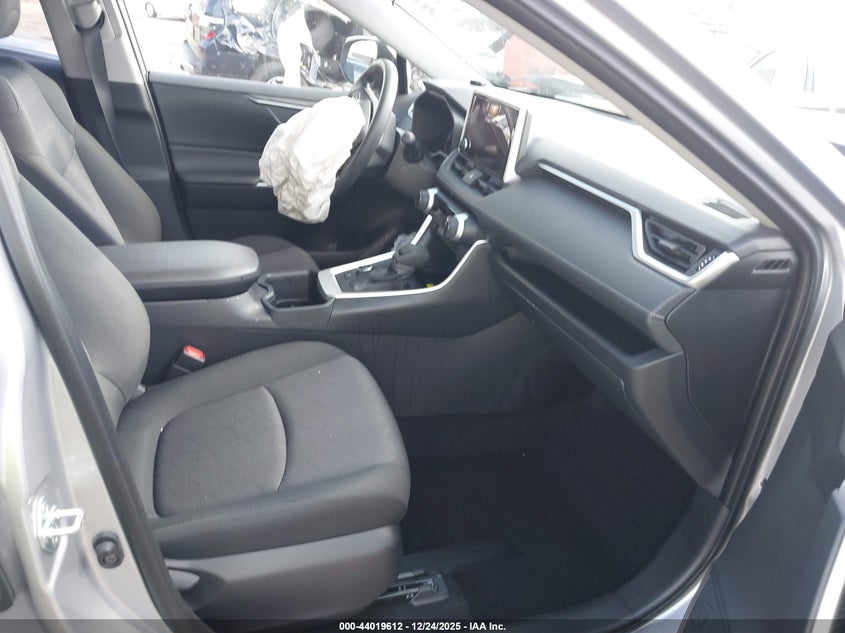 VIN JTMRWRFV0SJ079146 2025 TOYOTA RAV4 HYBRID XLE