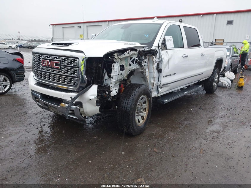 2018 GMC SIERRA 3500HD auction photo 2