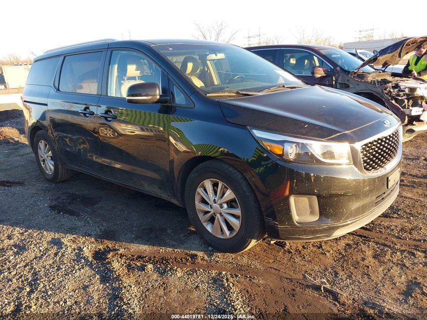 KNDMB5C17J6390820 2018 Kia Sedona Lx auction photo 1