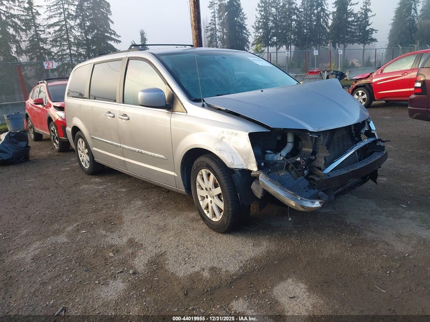 2016 Chrysler Town & Country Touring