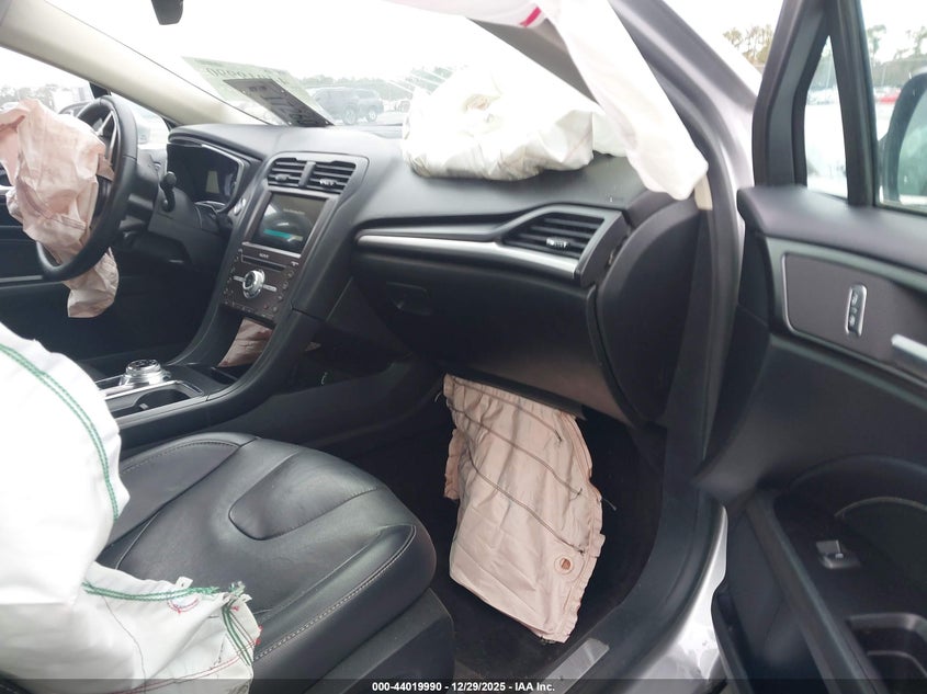 2018 FORD FUSION auction photo 5