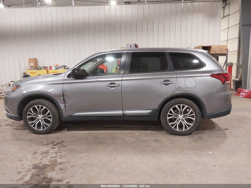 2018 Mitsubishi Outlander Es VIN: JA4AZ3A36JZ062434 Lot: 44020540