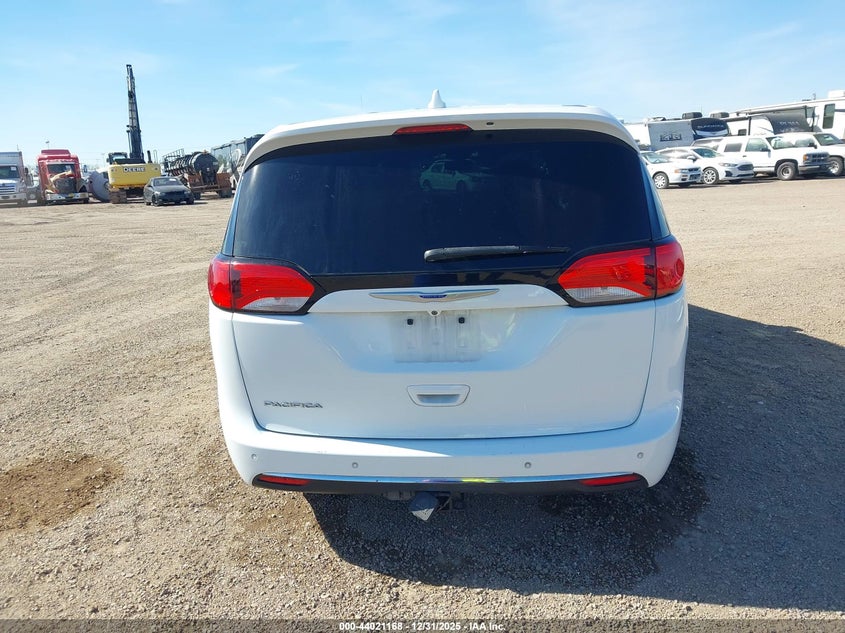 VIN 2C4RC1FG7JR280192 2018 CHRYSLER PACIFICA TOURING PLUS
