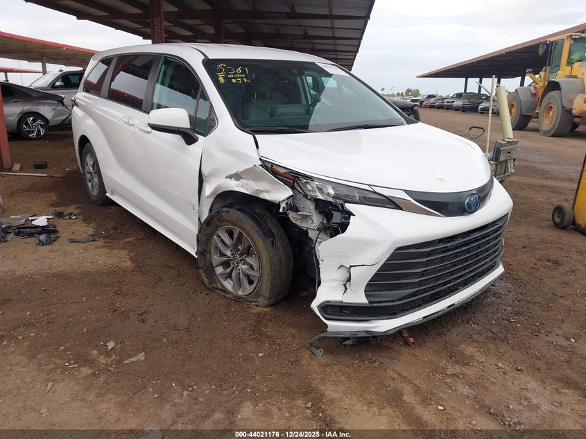 2024 Toyota Sienna Le