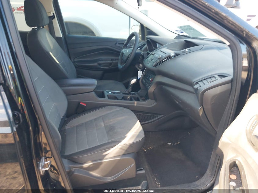 VIN 1FMCU0F70HUE94124 2017 FORD ESCAPE S