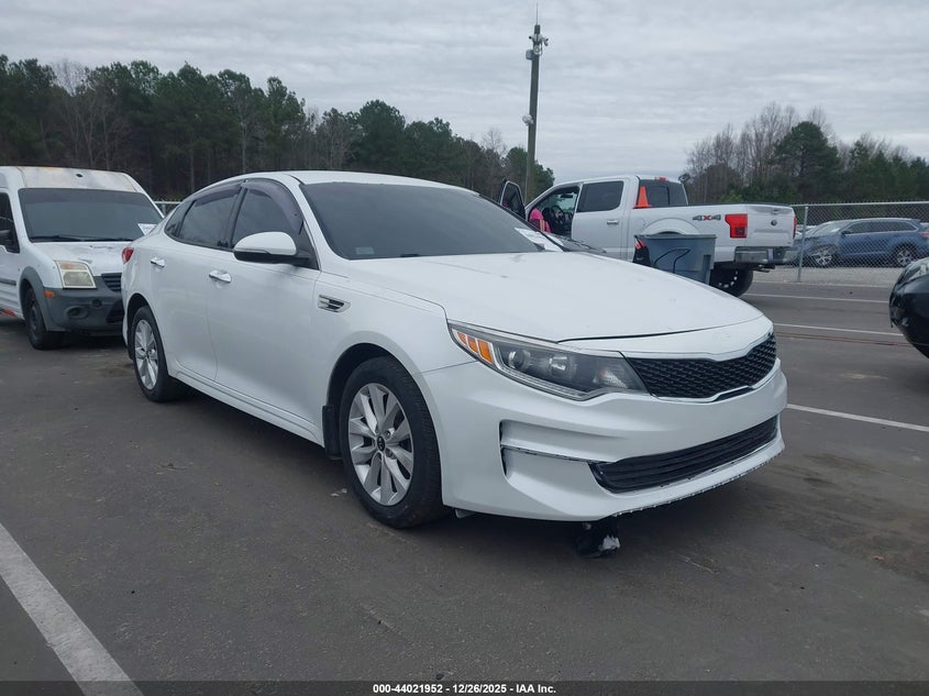 5XXGU4L38JG182305 2018 Kia Optima Ex auction photo 1