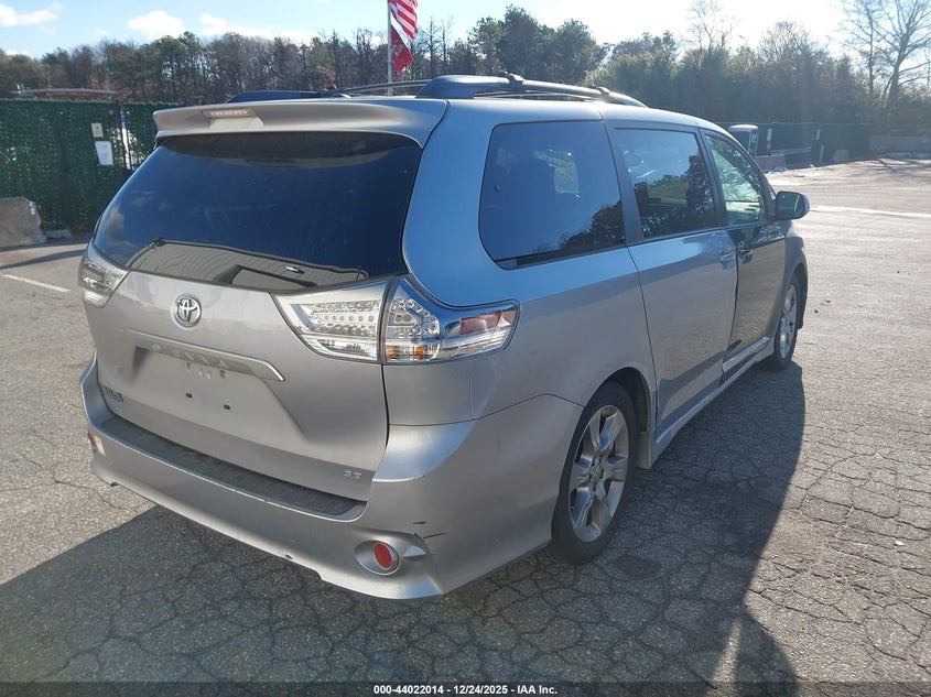 2012 Toyota Sienna 3.5 Se 8 Passenger silver Lot 111044022014 Vin 5TDXK3DC7CS265790