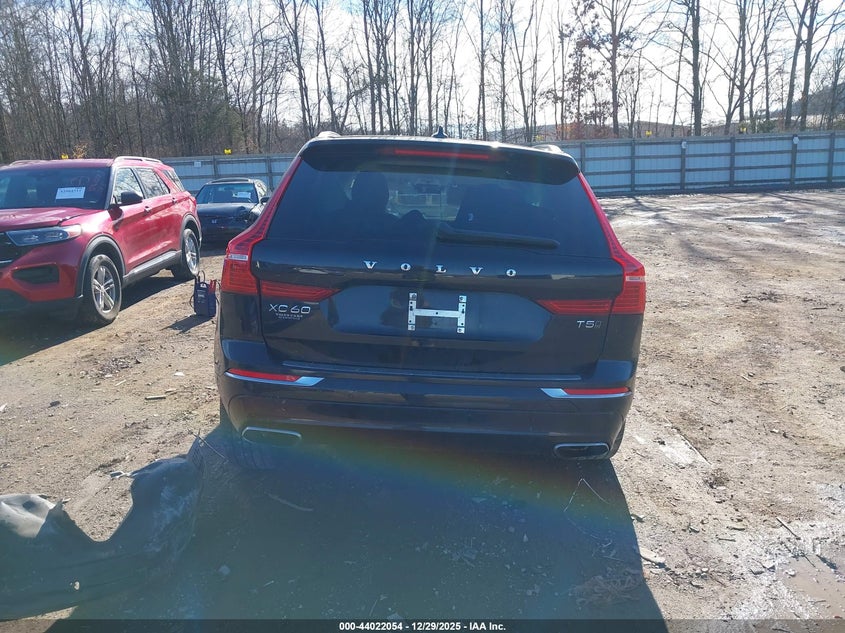 VIN YV4102RL7M1825608 2021 VOLVO XC60 T5 INSCRIPTION