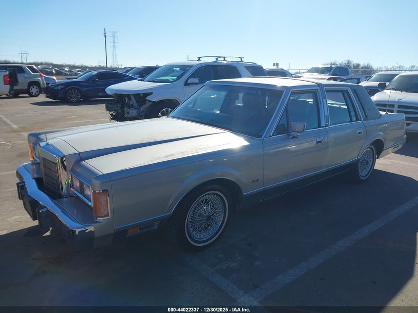1989 Lincoln Town Car Signature