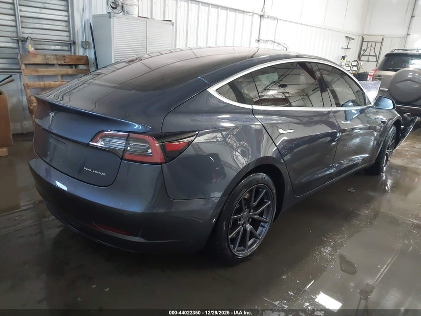 2018 Tesla Model 3 Long Range/Performance