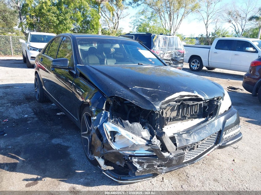 2013 Mercedes-Benz C 300 Luxury 4Matic/Sport 4Matic