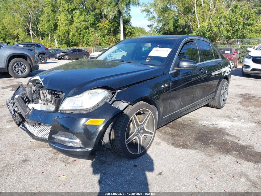 2013 Mercedes-Benz C 300 Luxury 4Matic/Sport 4Matic