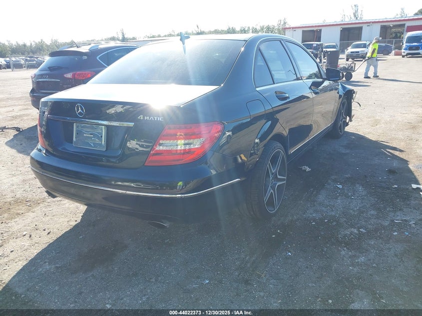 2013 Mercedes-Benz C 300 Luxury 4Matic/Sport 4Matic