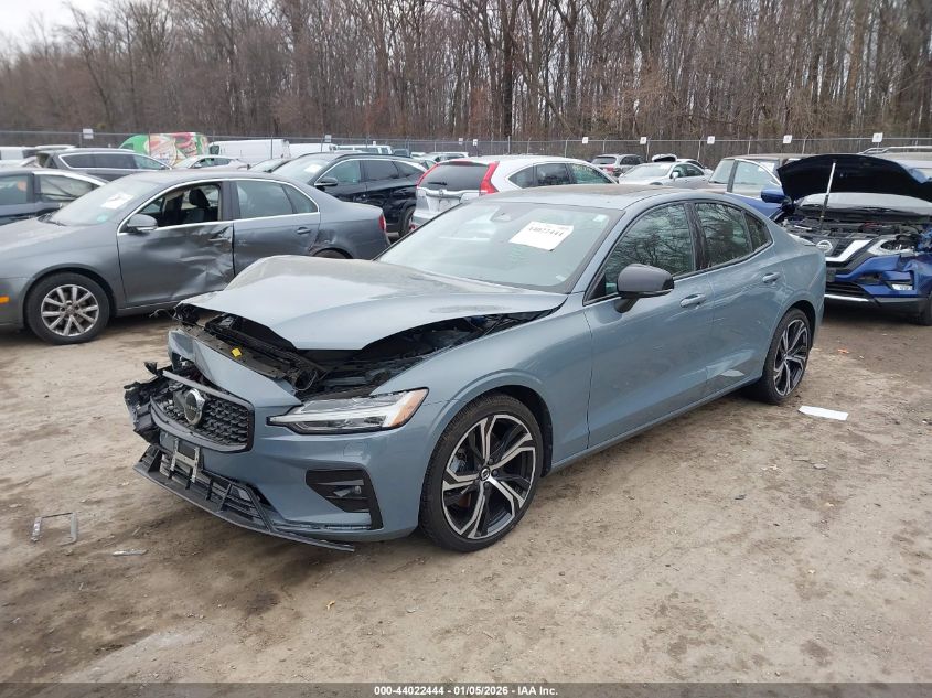 2024 Volvo S60 B5 Core Dark Theme