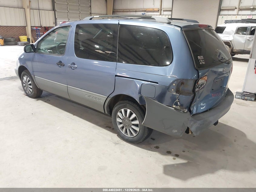 2000 Toyota Sienna Le