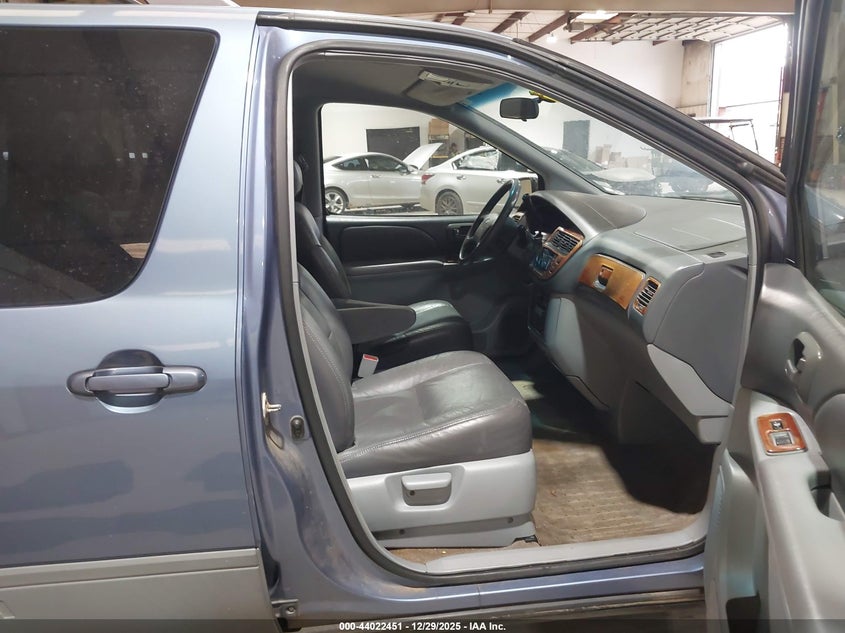 2000 Toyota Sienna Le