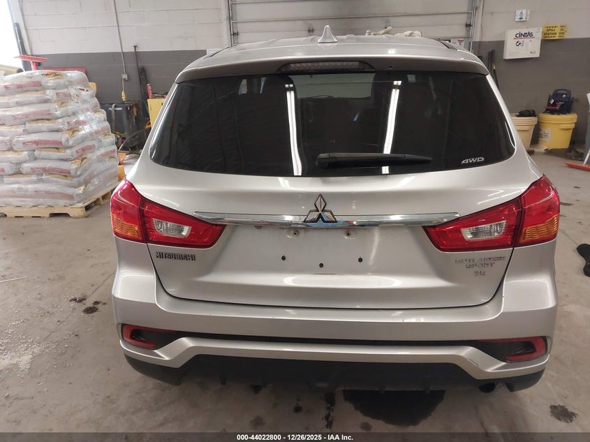 VIN JA4AR3AW4JZ033282 2018 MITSUBISHI OUTLANDER SPORT 2.4 SE
