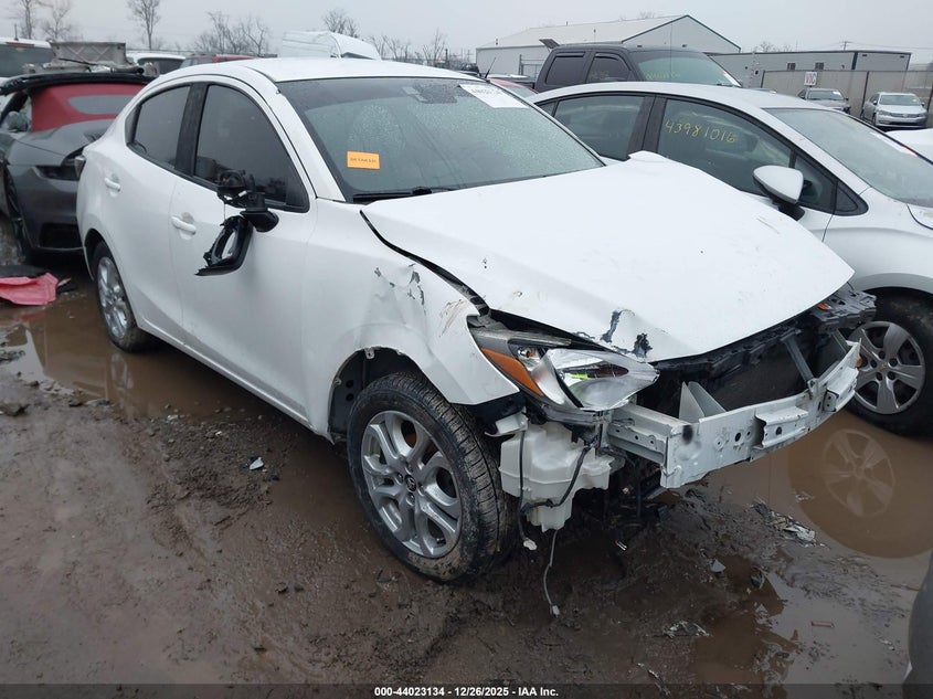 3MYDLBYV2HY161019 2017 Toyota Yaris Ia auction photo 1