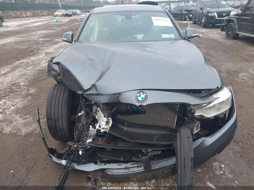 VIN WBA8D9G5XJNU72088 2018 BMW 330I XDRIVE