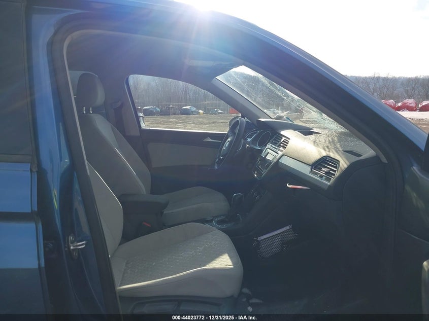 VIN 3VV0B7AX5JM108533 2018 VOLKSWAGEN TIGUAN 2.0T S