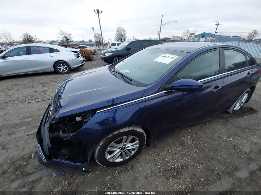 2013 HYUNDAI SONATA auction photo 2