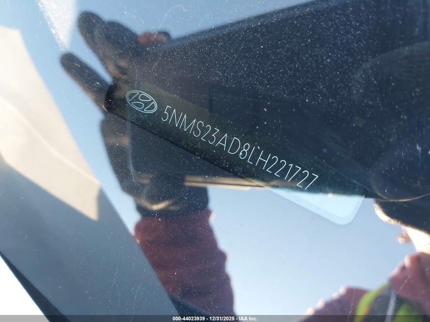 VIN 5NMS23AD8LH221727 2020 HYUNDAI SANTA FE SE