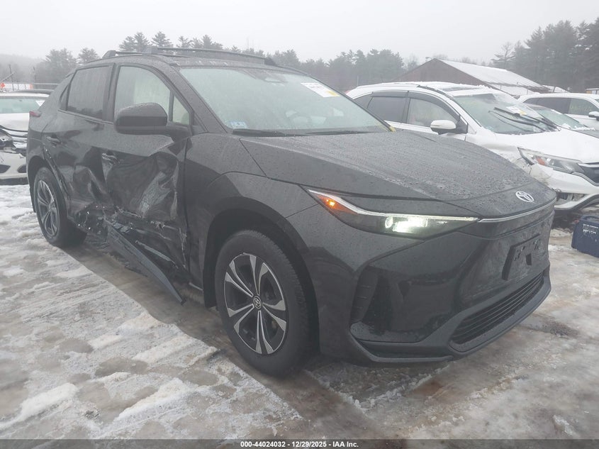 JTMAAAAAXSA070990 2025 Toyota Bz4X Xle auction photo 1