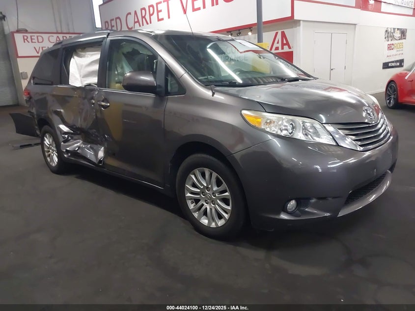 5TDYK3DC5ES469401 2014 Toyota Sienna Xle V6 8 Passenger auction photo 1