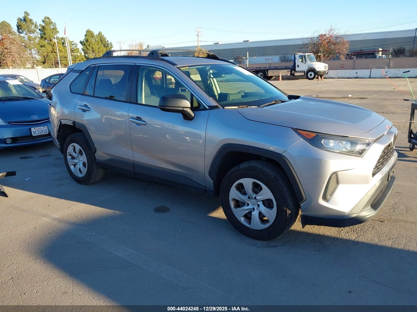 JTMF1RFV7KD014455 2019 Toyota Rav4 Le auction photo 1
