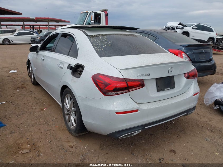 2020 Mercedes-Benz A 220