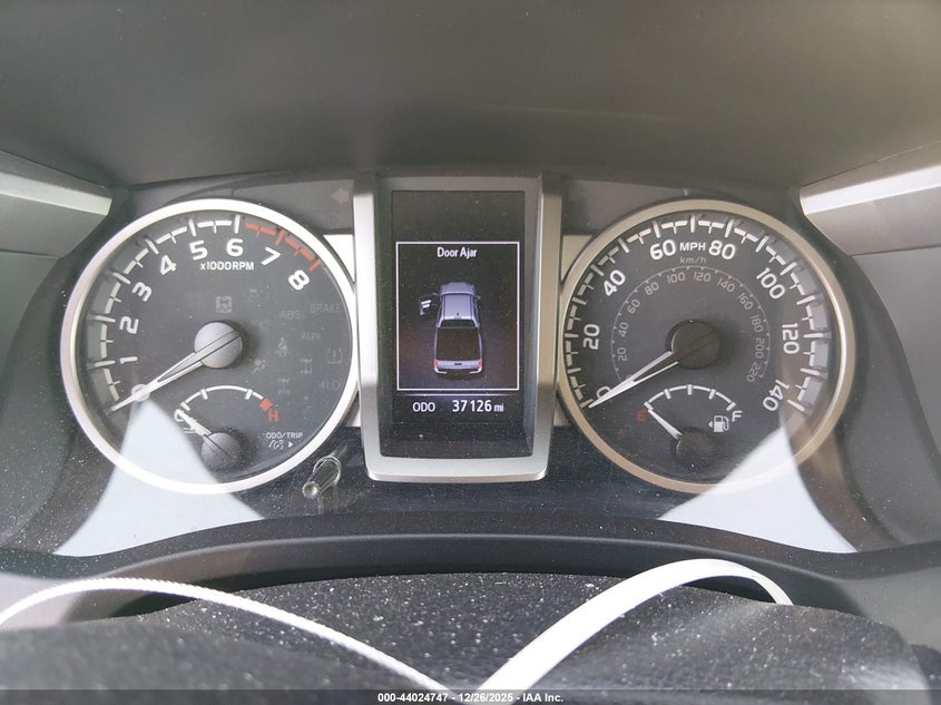 2020 TOYOTA TACOMA auction photo 7