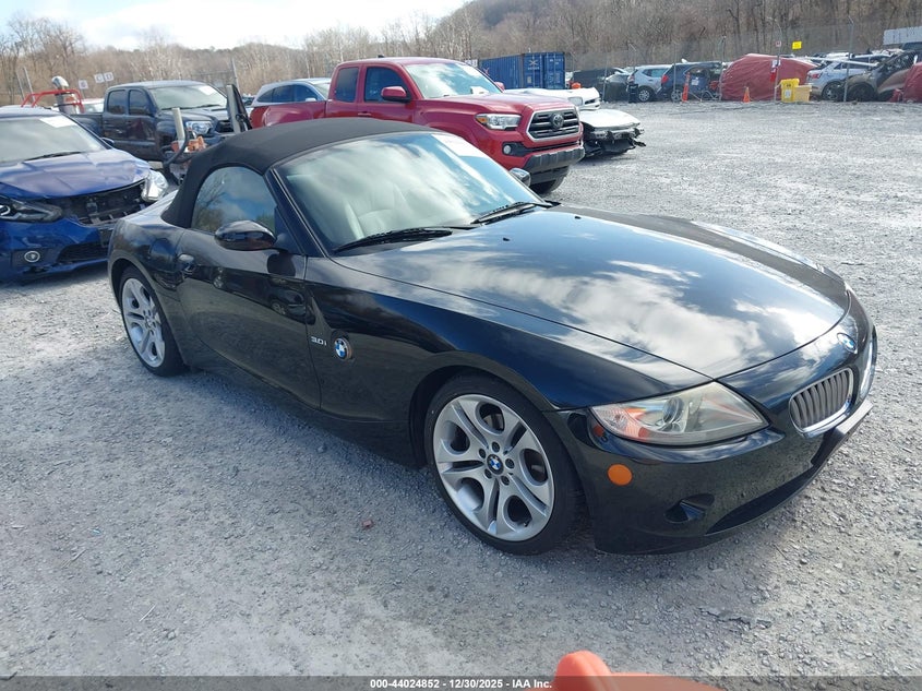 4USBT53505LT28104 2005 BMW Z4 3.0I auction photo 1