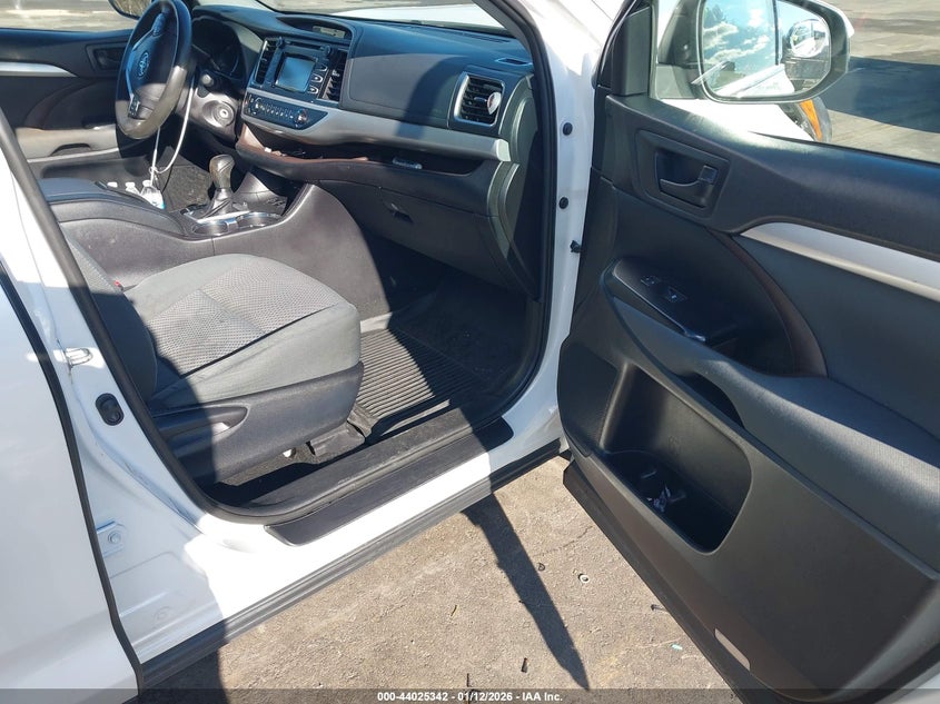 2019 Toyota Highlander Le