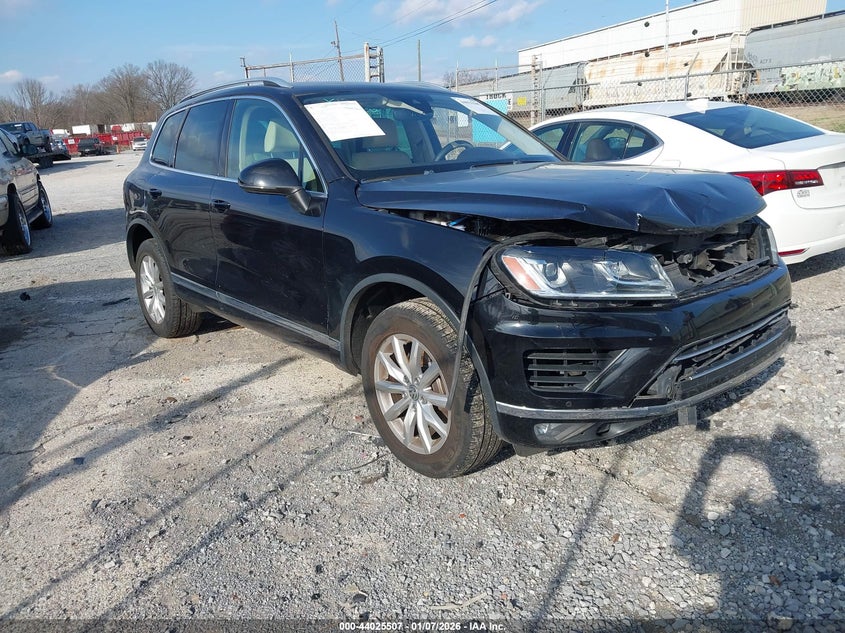 2017 Volkswagen Touareg V6 Sport