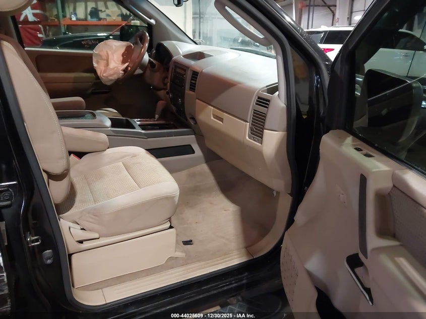 2010 Nissan Titan Se