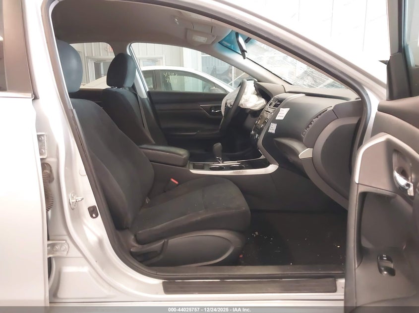 2015 NISSAN ALTIMA auction photo 5