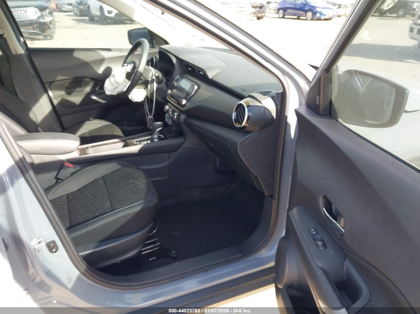 2024 Nissan Kicks Sv Xtronic Cvt