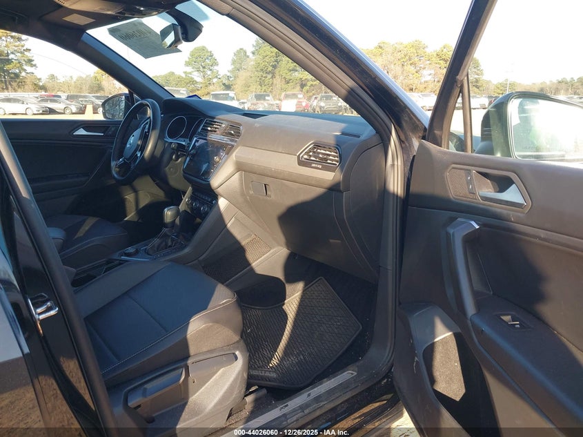 2021 Volkswagen Tiguan 2.0T Se/2.0T Se R-Line Black/2.0T Sel