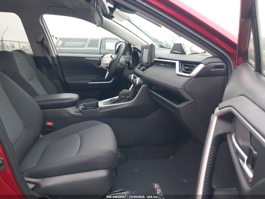 VIN 4T3RWRFV4MU032903 2021 TOYOTA RAV4 HYBRID XLE