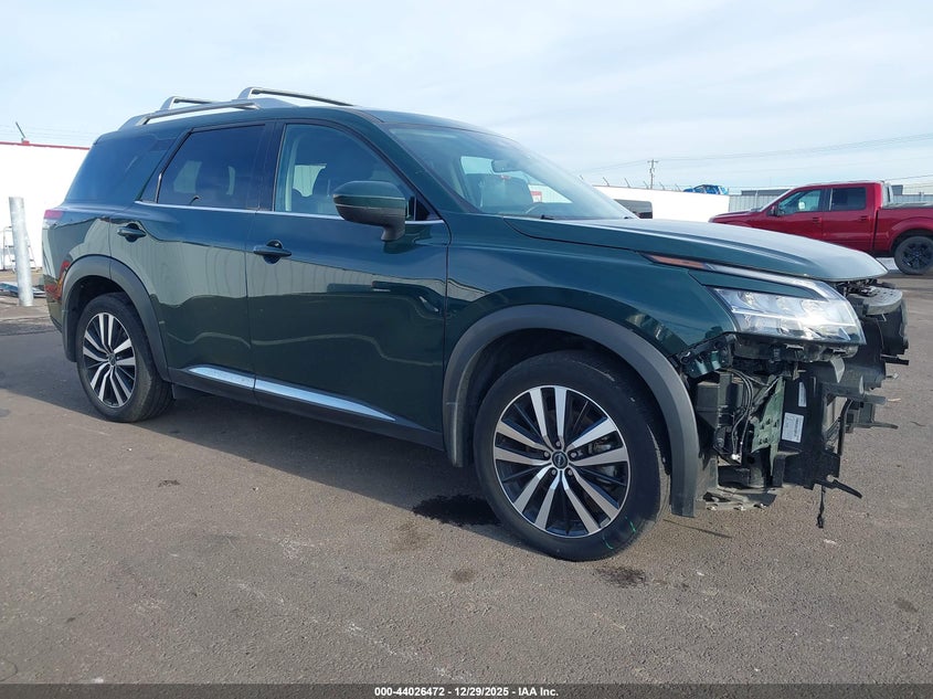 2023 Nissan Pathfinder Platinum Fwd