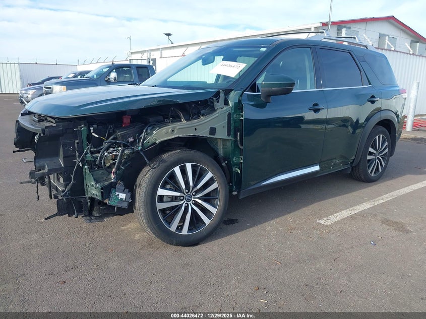 2023 Nissan Pathfinder Platinum Fwd