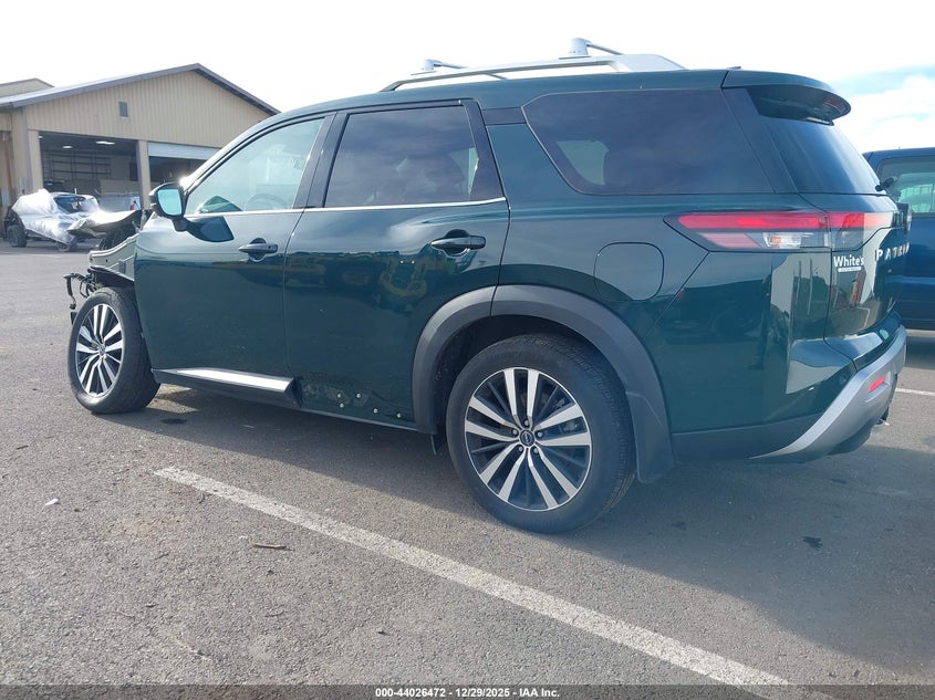 2023 Nissan Pathfinder Platinum Fwd