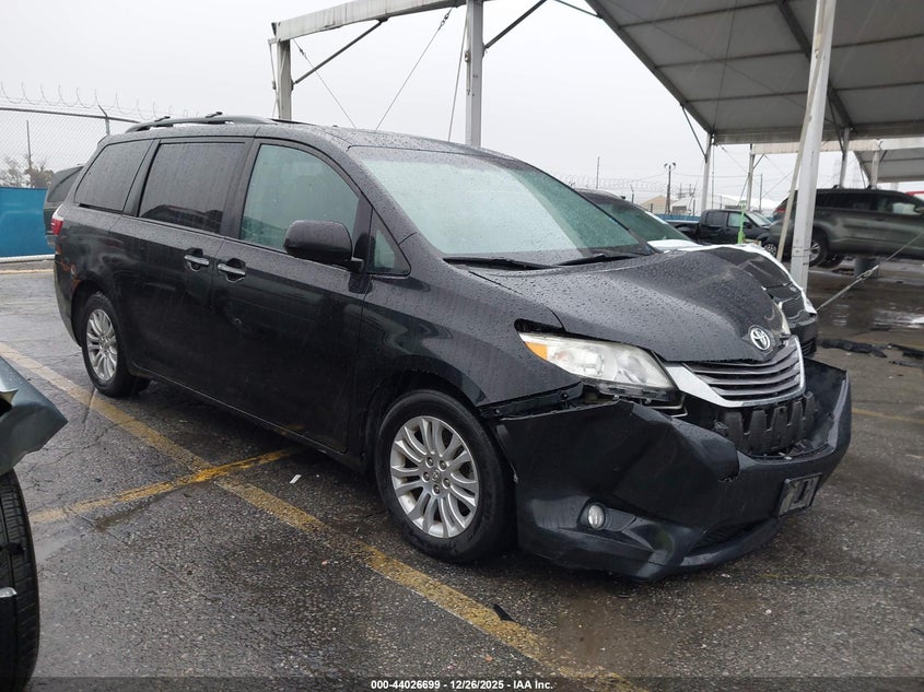 5TDYK3DC5FS575316 2015 Toyota Sienna Xle 8 Passenger auction photo 1