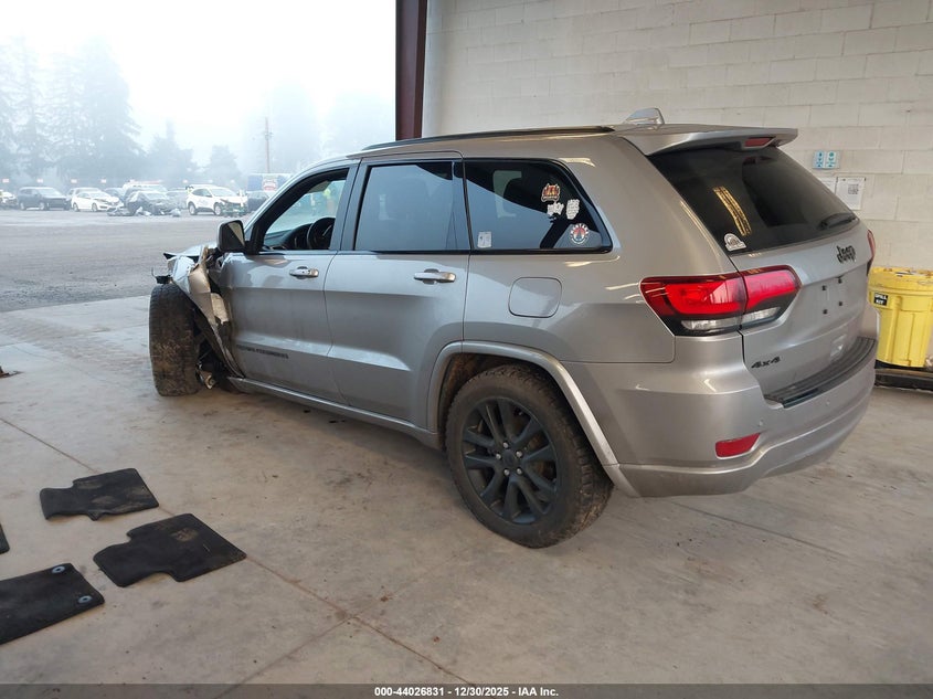VIN 1C4RJFAG8JC390185 2018 JEEP GRAND CHEROKEE ALTITUDE 4X4