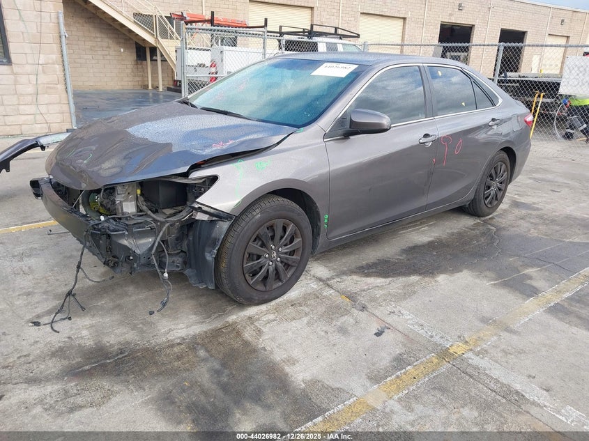 2017 Toyota Camry Le 4T1BF1FK3HU634439 photo 1
