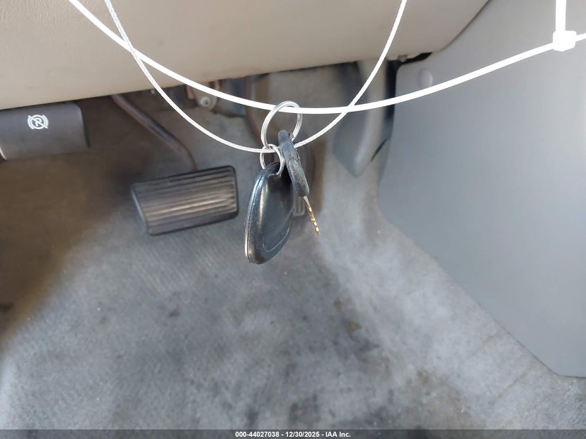 2005 GMC Yukon Slt VIN: 1GKEC13T75R182960 Lot: 44027038