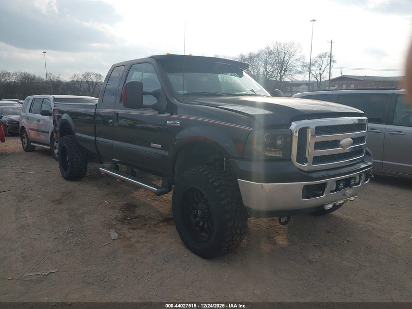 1FTWX31P75ED36015 2005 Ford F-350 Lariat/Xl/Xlt auction photo 1