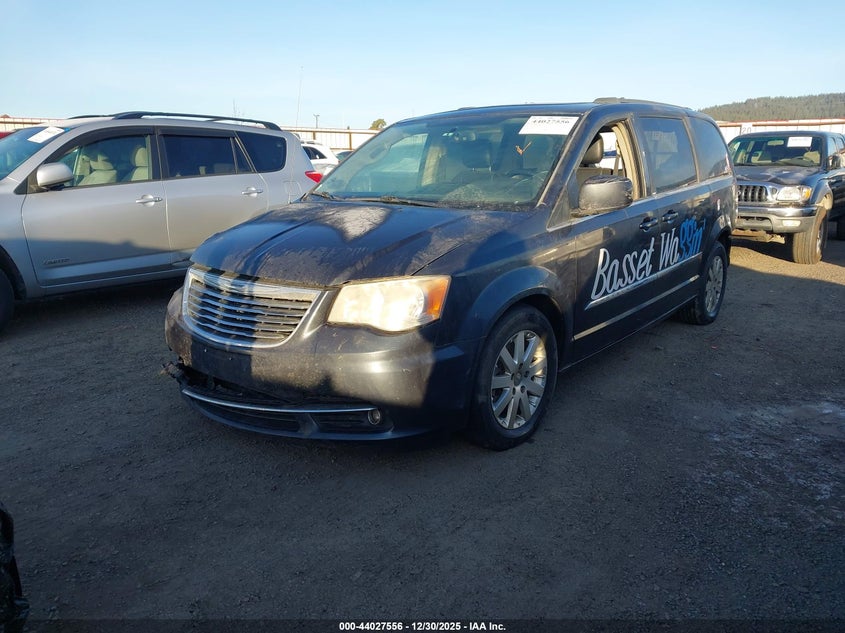2013 Chrysler Town & Country Touring