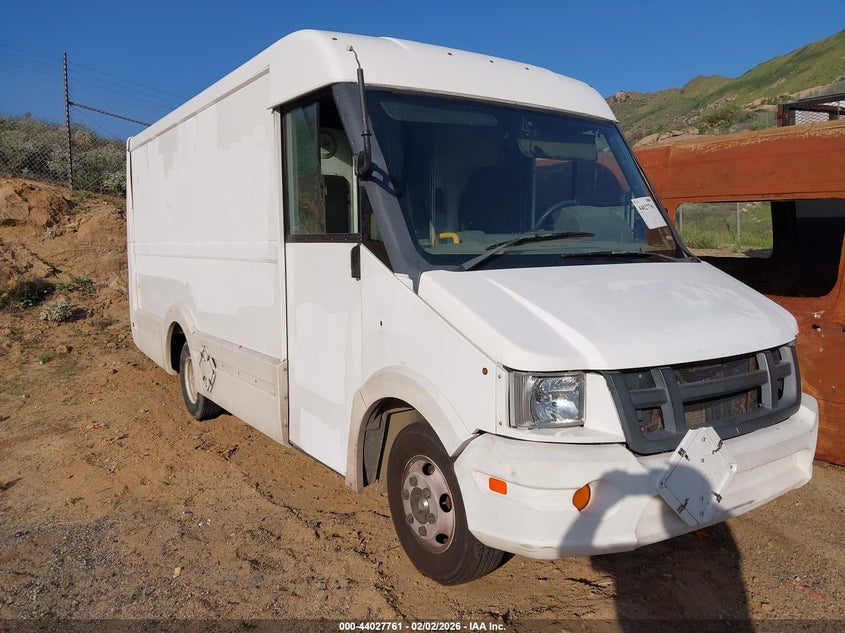 2013 Isuzu Commercial Van