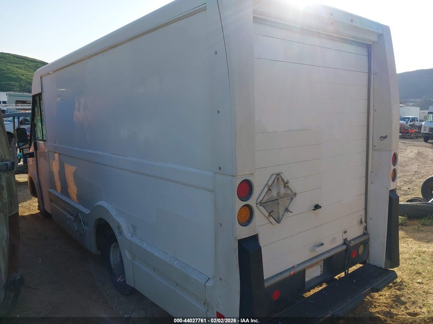 2013 Isuzu Commercial Van